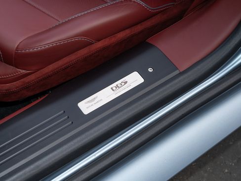 Used 2021 Aston Martin DBS Superleggera Volante image 20