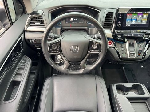 Used 2023 Honda Odyssey Touring image 18
