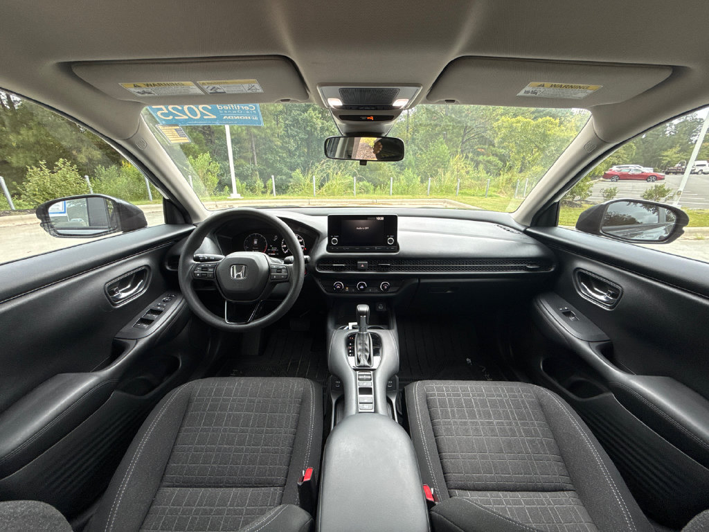 Certified 2025 Honda HR-V LX image 17