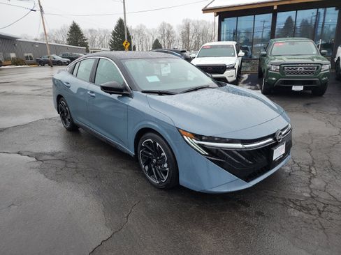 New 2026 Nissan Sentra SR image 1