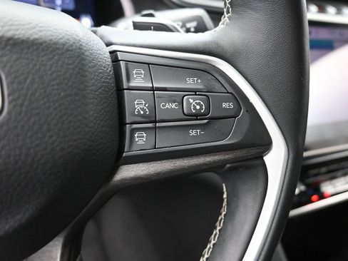 Used 2022 Jeep Grand Cherokee L Limited image 7