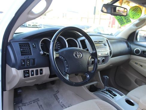 Used 2009 Toyota Tacoma PreRunner RWD image 18