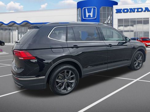 Used 2024 Volkswagen Tiguan SE image 9