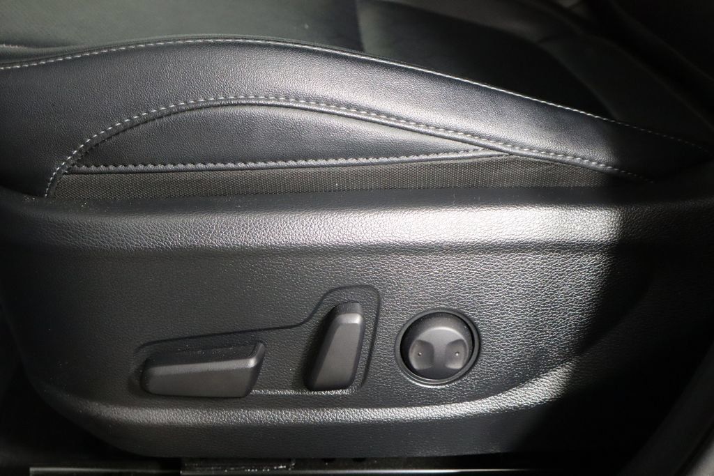 Used 2025 Kia Seltos EX FWD image 24