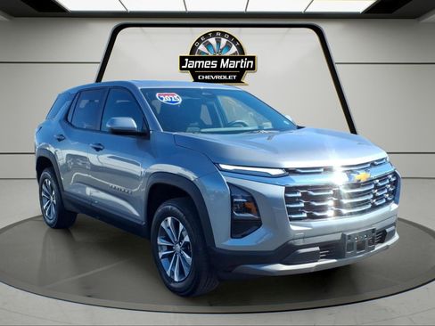 Certified 2025 Chevrolet Equinox LT FWD image 3