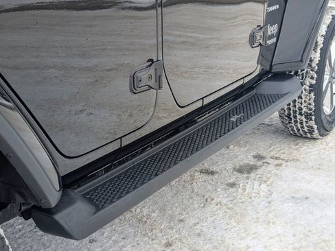 Used 2021 Jeep Wrangler Unlimited Sahara image 28