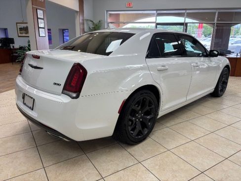 Used 2021 Chrysler 300 Touring w/ Sport Appearance Package RWD image 5