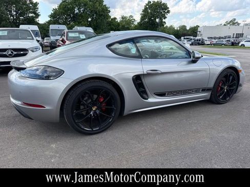 Used 2024 Porsche 718 Cayman w/ Premium Package RWD image 7