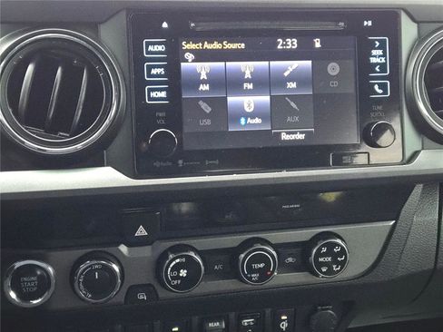 Used 2018 Toyota Tacoma TRD Sport w/ Technology Package image 23