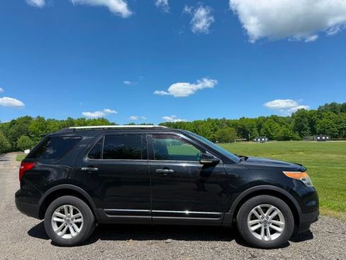 Used 2011 Ford Explorer XLT AWD/4WD image 5