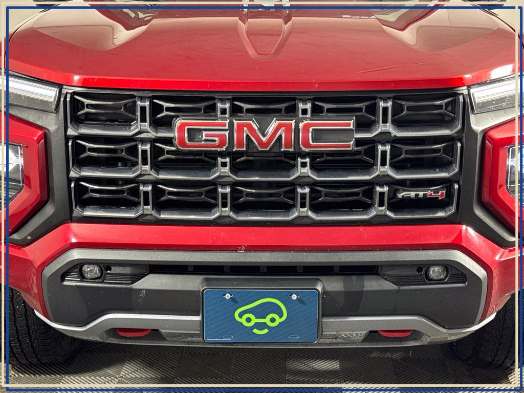 Certified 2025 GMC Canyon AT4 w/ AT4 Premium Package AWD/4WD image 4
