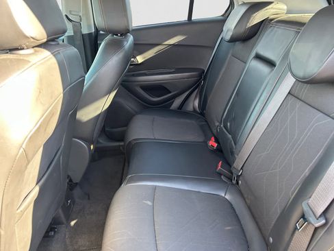 Used 2019 Chevrolet Trax LT w/ LT Convenience Package image 15