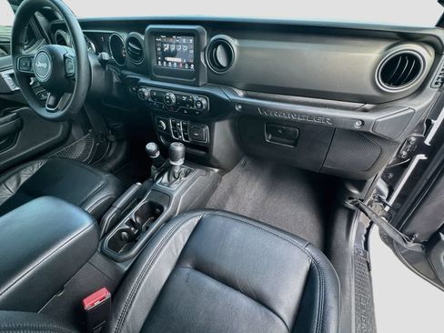 Certified 2023 Jeep Wrangler Unlimited w/ Convenience Group AWD/4WD image 31