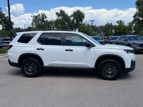 Certified 2026 Honda Pilot TrailSport image 5