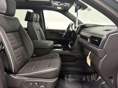 New 2026 GMC Yukon XL AT4 Ultimate w/ LPO, Illumination Package AWD/4WD image 22
