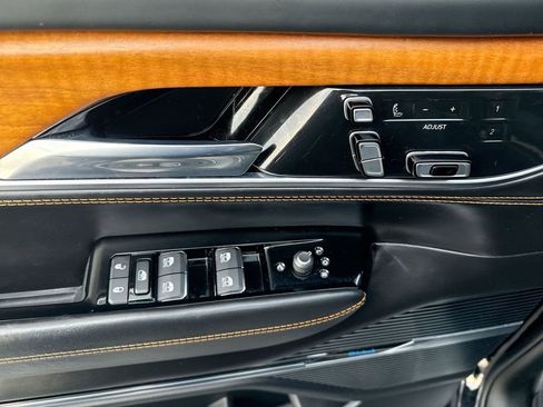 Used 2022 Jeep Grand Wagoneer Series III w/ Rear Seat Video Group 1 image 22