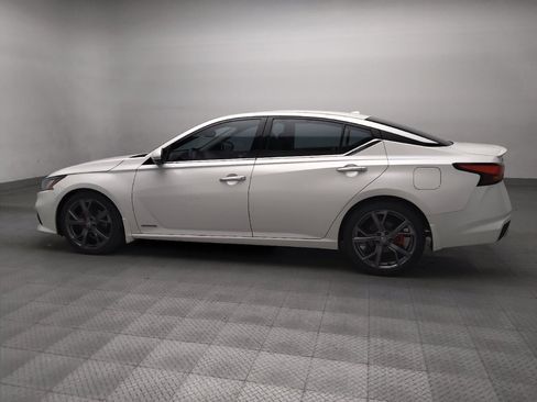 Used 2019 Nissan Altima 2.0 Edition One image 3