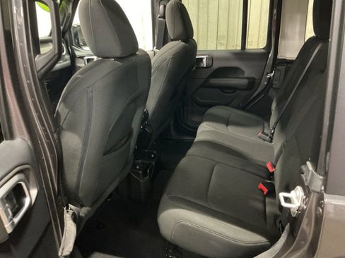 Used 2018 Jeep Wrangler Unlimited Sahara w/ Dual Top Group image 22