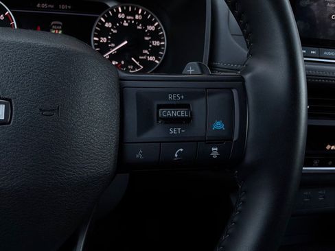 Used 2025 Nissan Rogue SV AWD/4WD image 38