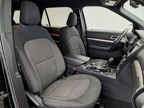 Used 2019 Ford Explorer XLT w/ Equipment Group 201A AWD/4WD image 27