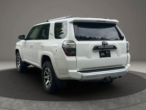 Used 2017 Toyota 4Runner TRD Off-Road Premium AWD/4WD image 4