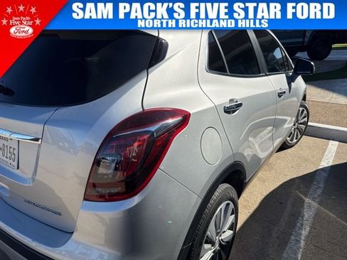 Used 2018 Buick Encore Preferred image 4