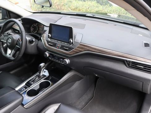 Used 2022 Nissan Altima 2.5 SL FWD image 38