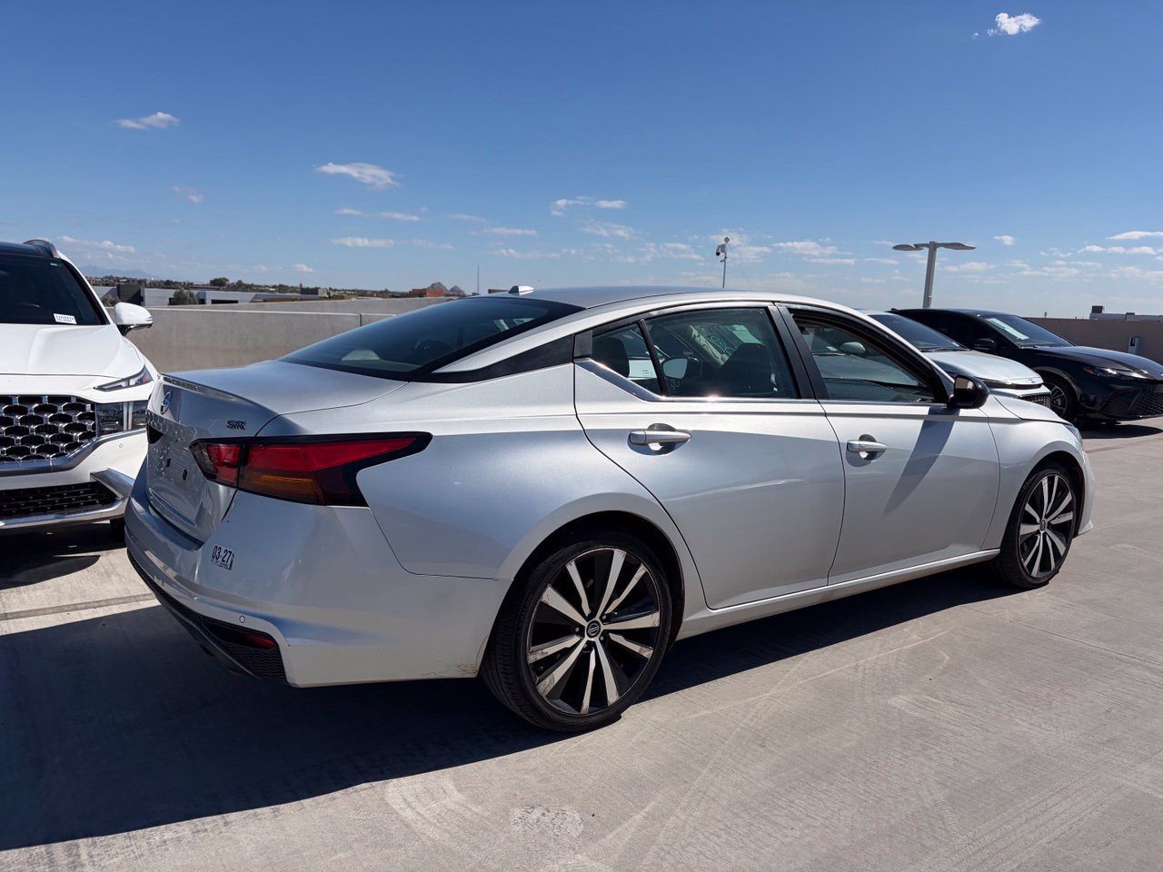 Used 2022 Nissan Altima 2.5 SR FWD image 2