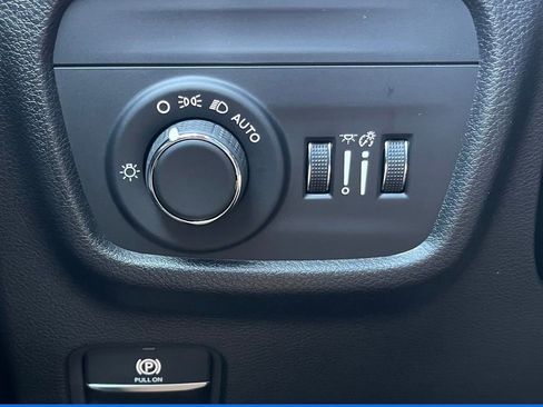 New 2025 Jeep Grand Cherokee L Laredo w/ Trailer Tow Package image 19