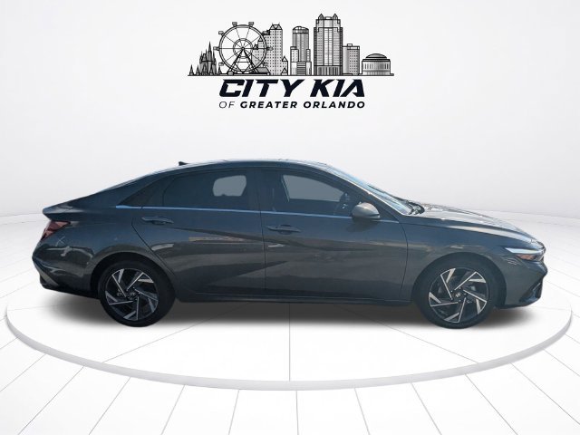 Used 2025 Hyundai Elantra SEL FWD image 7