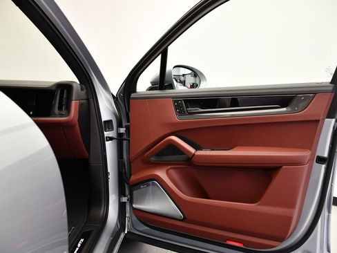 New 2026 Porsche Cayenne GTS AWD/4WD image 50