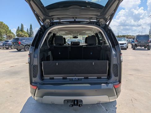 Used 2019 Land Rover Discovery SE AWD/4WD image 12