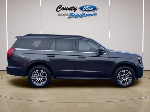 New 2026 Ford Expedition Active image 24