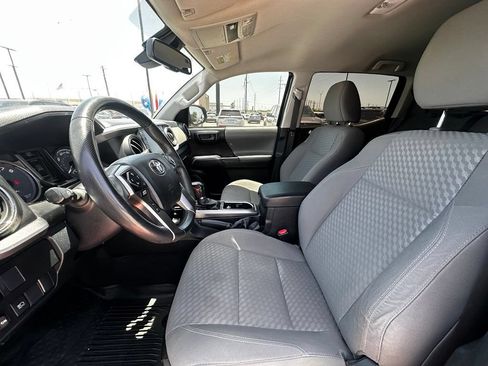 Used 2021 Toyota Tacoma SR5 RWD image 15