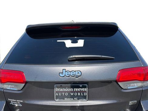 Used 2021 Jeep Grand Cherokee Overland AWD/4WD image 28