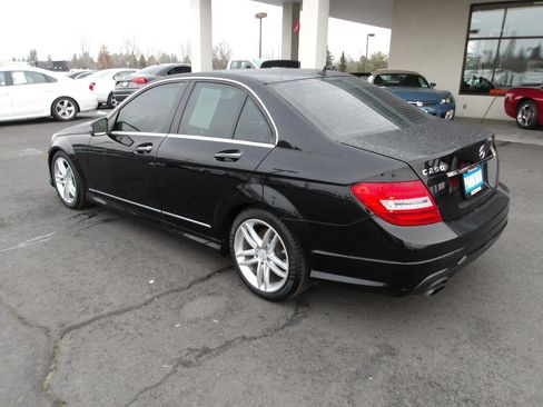 Used 2013 Mercedes-Benz C 250 Sport image 4