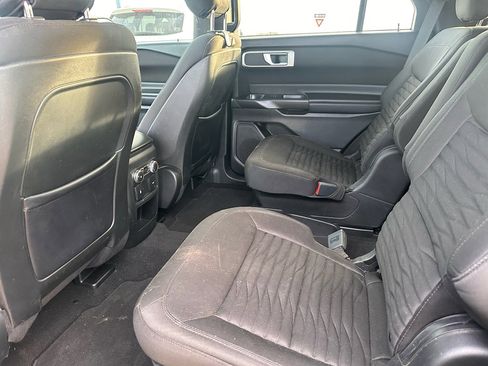 Used 2020 Ford Explorer XLT image 10