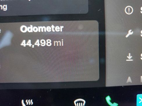 Used 2021 Tesla Model 3 Standard Range Plus image 3