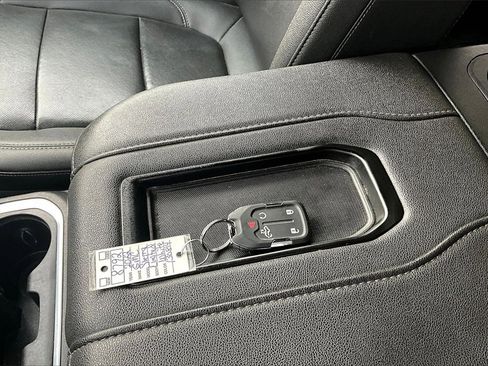 Used 2022 GMC Sierra 1500 SLT image 34