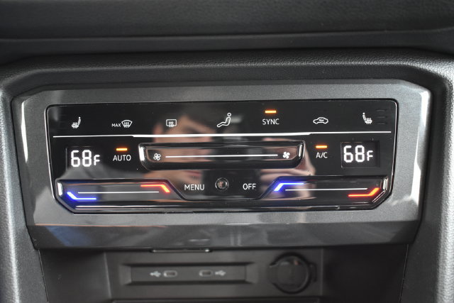 Used 2024 Volkswagen Tiguan SE R-Line AWD/4WD image 29