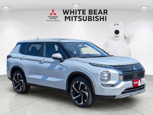 New 2025 Mitsubishi Outlander SE AWD/4WD image 1