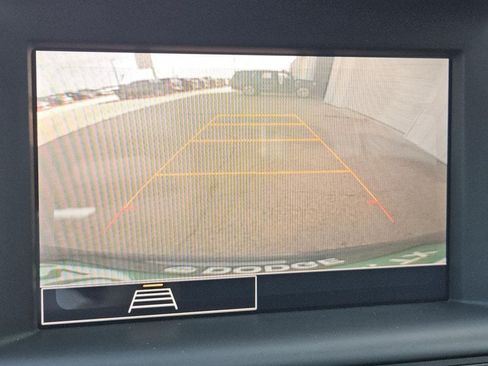 Used 2023 GMC Terrain SLE w/ Driver Convenience Package FWD image 18