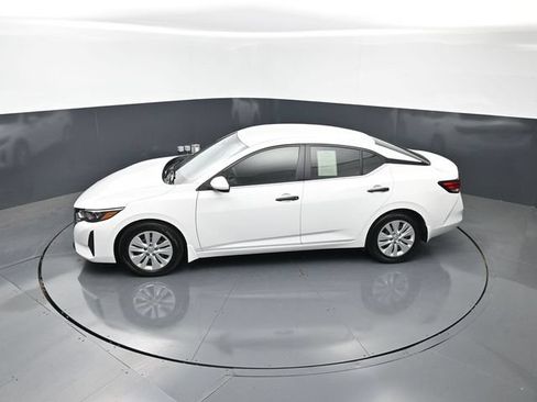 Used 2025 Nissan Sentra S FWD image 17