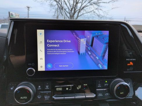 Used 2023 Toyota Highlander XLE image 19