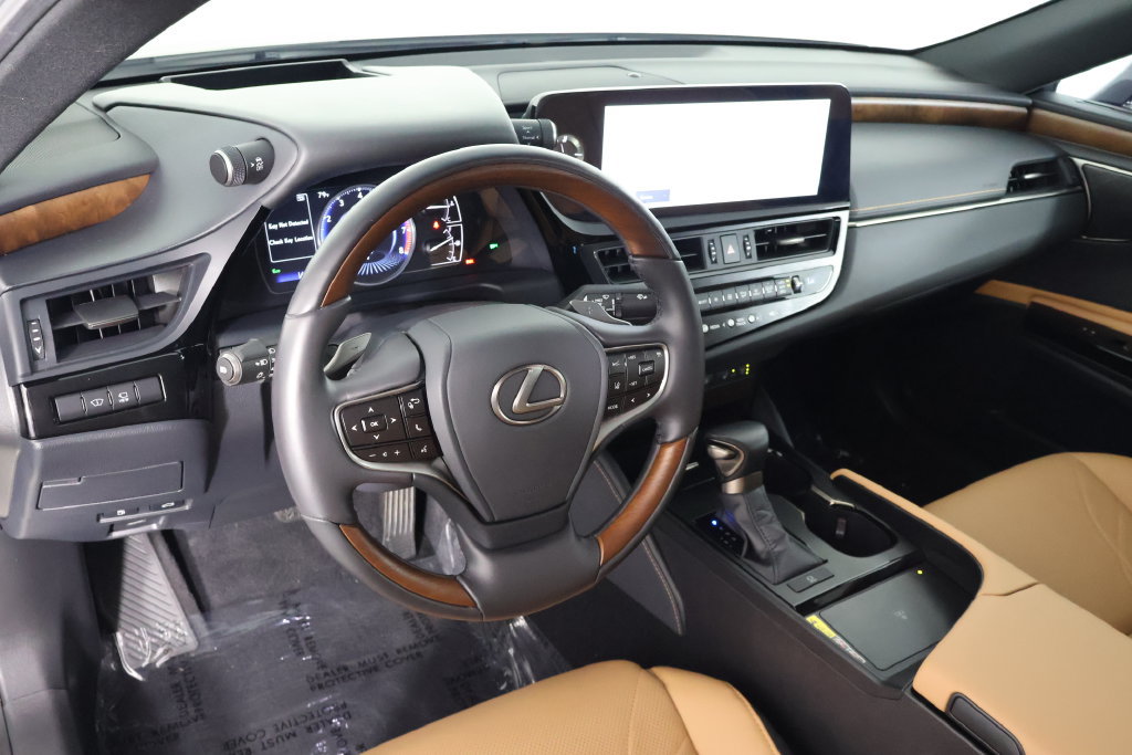 Used 2025 Lexus ES 350 w/ Luxury Package FWD image 13