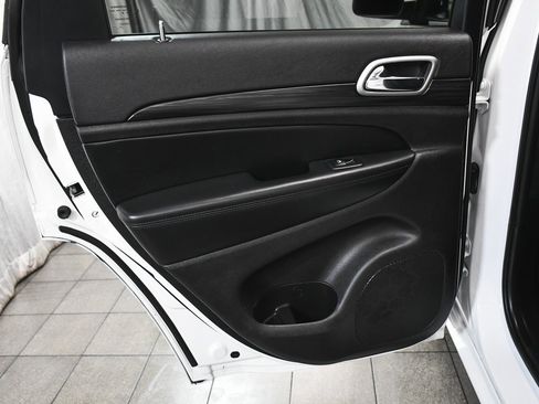 Used 2021 Jeep Grand Cherokee Laredo X image 11