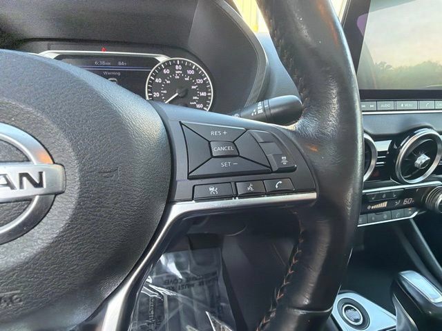 Used 2023 Nissan Sentra SR w/ SR Premium Package FWD image 30