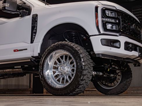 Used 2025 Ford F250 Lariat w/ Lariat Ultimate Package AWD/4WD image 14