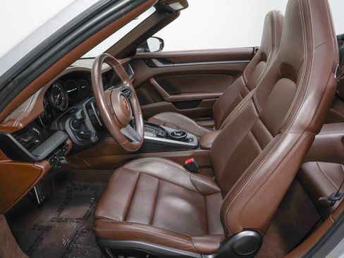 Used 2020 Porsche 911 Carrera S image 38