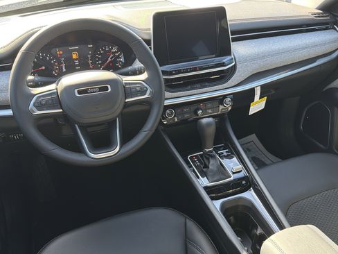 New 2026 Jeep Compass Latitude image 24